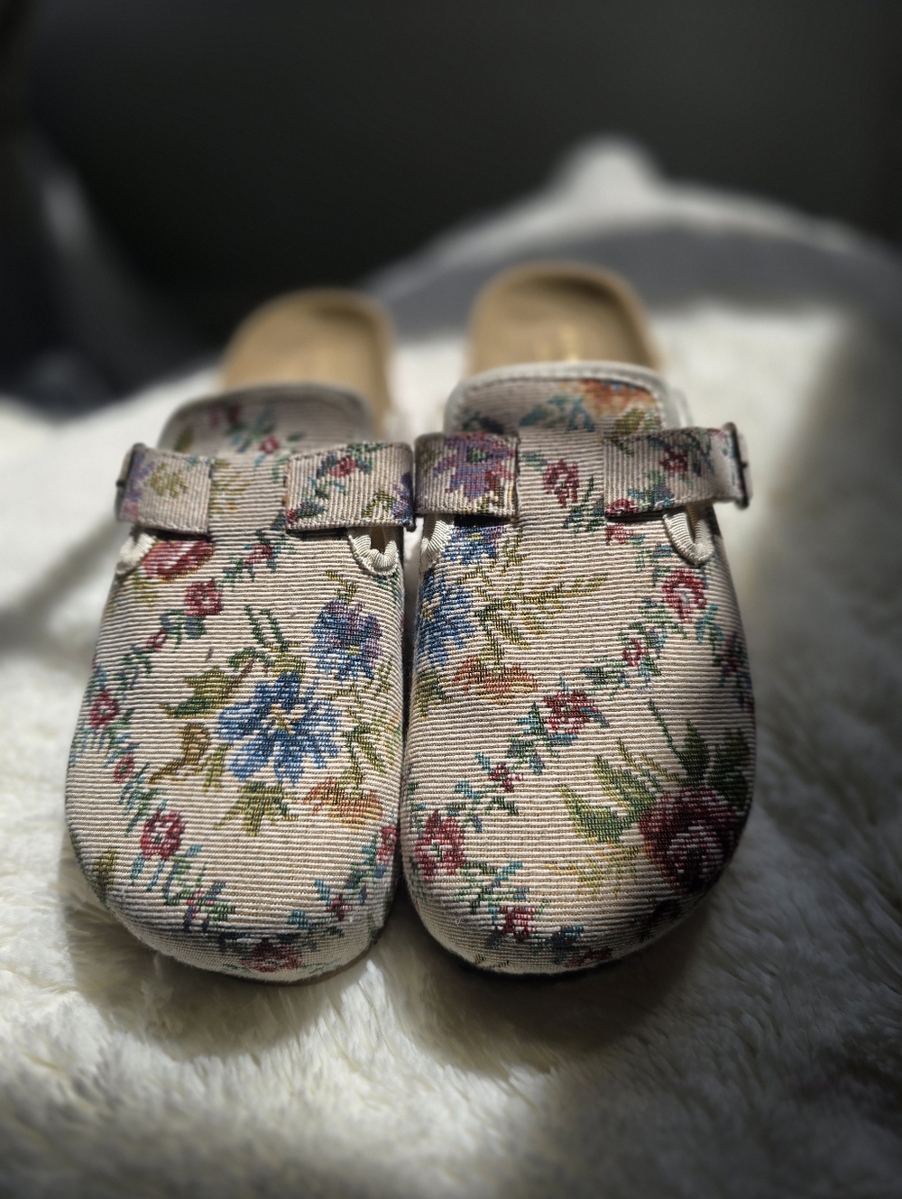 NWOB Altar'd StateLorenna Floral Tapestry Platform Clogs, Size 7 - Picture 3 of 15